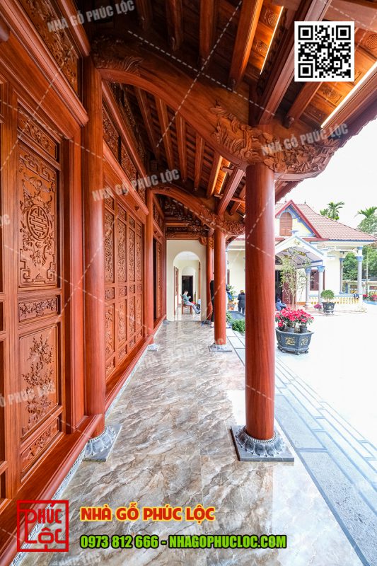 Hiên nhà gỗ cổ truyền