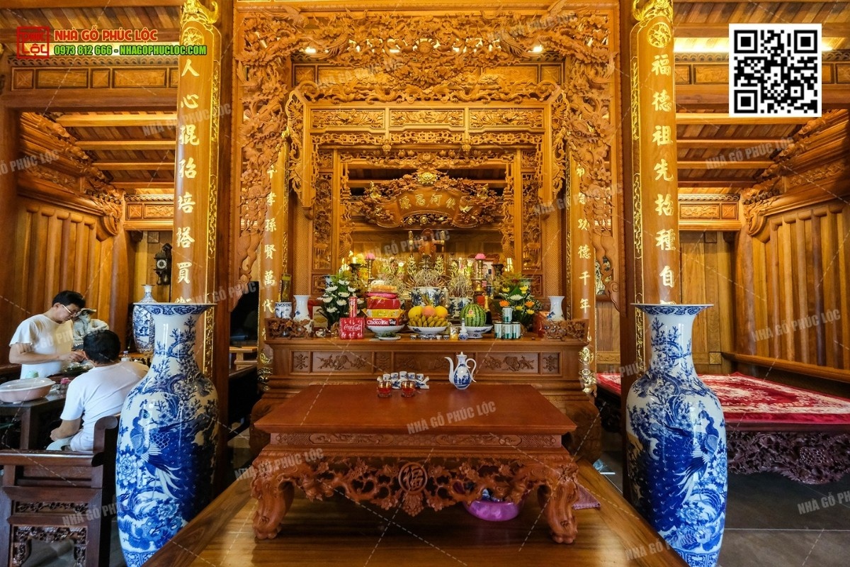 Ý nghĩa của phòng thờ gia tiên trong không gian nhà gỗ