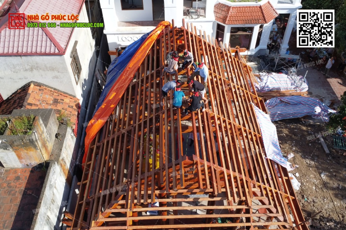 Ý nghĩa của lễ cúng cất nóc khi xây nhà gỗ