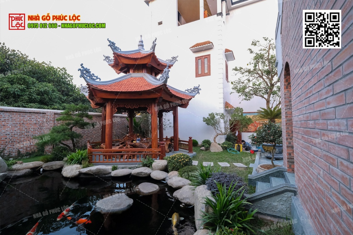 Mẫu nhà thờ gỗ 3 gian có ao cá, chòi