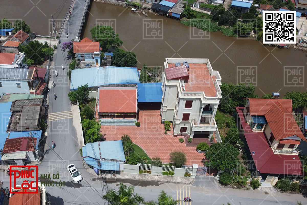 Đất gần sông xây nhà gỗ được không?