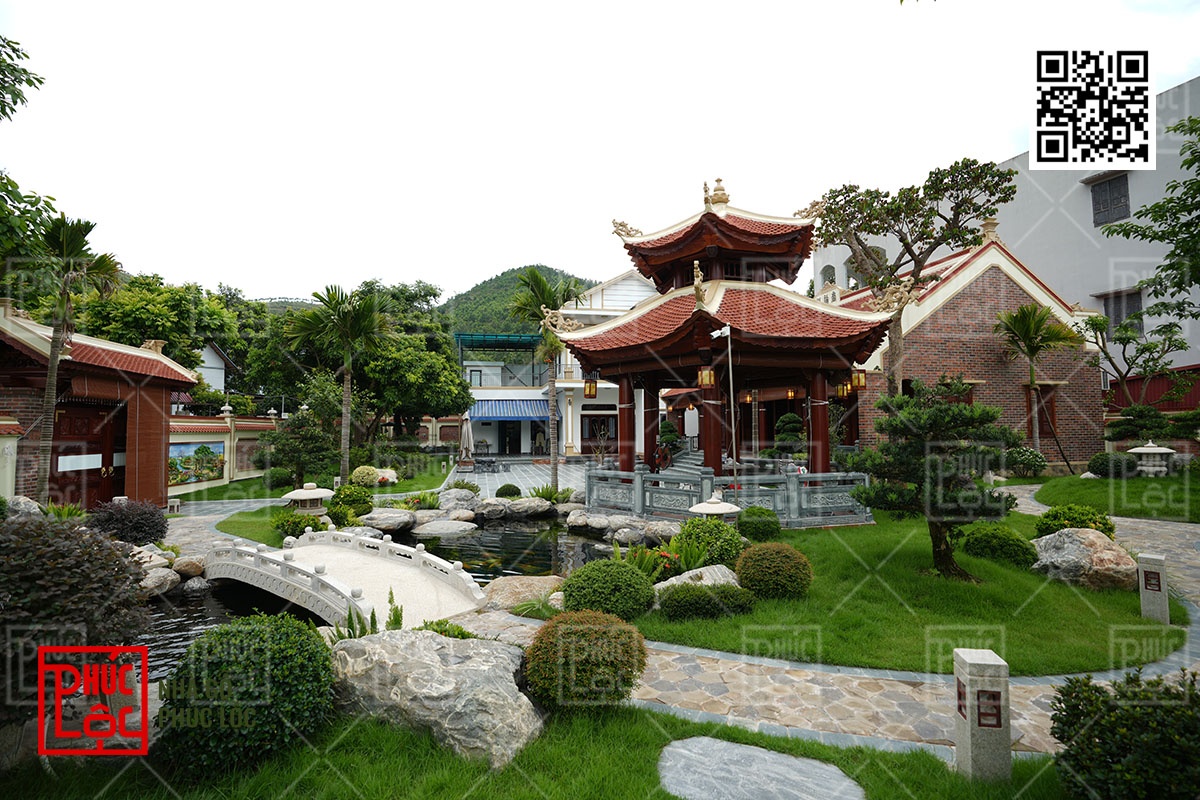 Nhà gỗ có sân vườn, tiểu cảnh